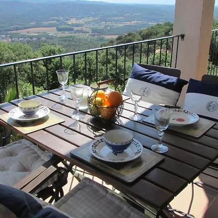 Sunny Costa Brava Getaway Apartment